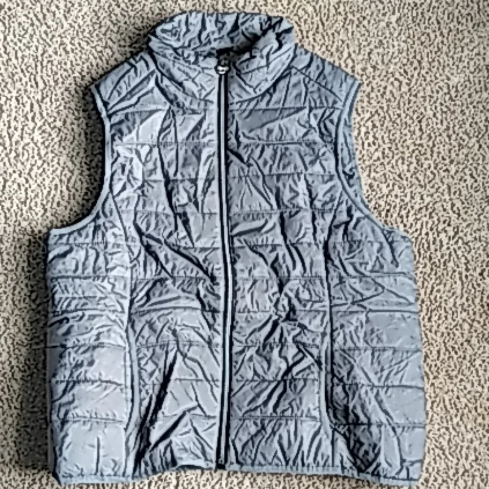 Guess gray‎ puffer sleeveless jacket